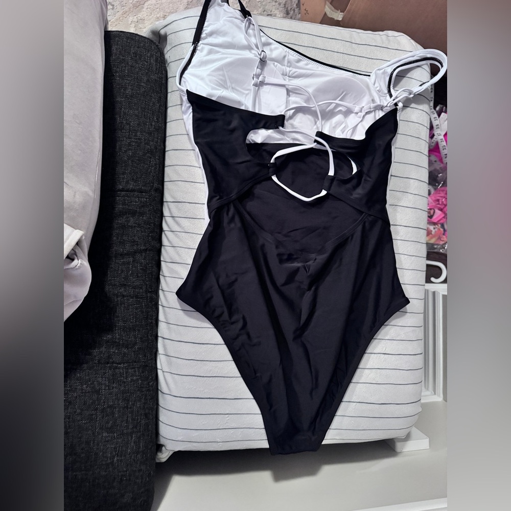 NWT Cupshe Asymmetrical Colorblock Tummy
Control One-Piece - Picture 5 of 6